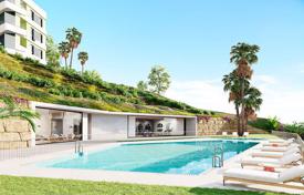 Четырехкомнатные апартаменты на первой линии поля для гольфа с видом на море в охраняемой резиденции с бассейном, Михас, Испания за 389 000 €
