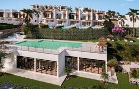Таунхаусы на первой линии поля для гольфа в резиденции с бассейном и спа-центром, Михас, Испания за 829 000 €