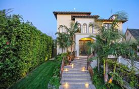 Элегантная вилла с библиотекой, гардеробными, садом и бассейном, Лос-Анджелес, США за 4 073 000 €