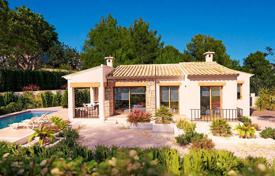 Одноэтажная вилла с бассейном и садом, Бениса, Испания за 890 000 €