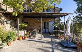 Двухэтажная вилла с садом и парковкой в Барберино-Валь-д’Эльса, Тоскана, Италия за 780 000 €