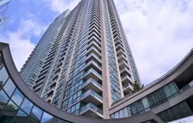 Квартира в Янг-стрит, Торонто, Онтарио,  Канада за C$716 000
