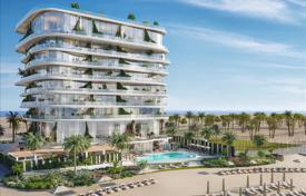 Новая резиденция на берегу моря с бассейном и собственным пляжем, Рас-эль-Хайма, ОАЭ за От $549 000