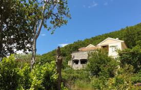 Трехэтажный дом с видом на море в Булярице, Будванская Ривьера, Черногория за 350 000 €