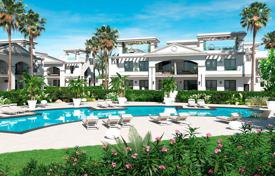 Апартаменты с собственным садом в красивой резиденции с бассейном, Рохалес, Испания за 306 000 €