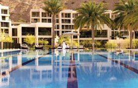 Комплекс вилл в большой резиденции с пляжем, пляжным клубом и отелем, Маскат, Оман за От $1 218 000
