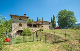 Отремонтированная вилла с садом, Ареццо, Италия за 995 000 €