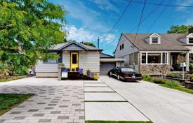 Дом в городе в Скарборо, Торонто, Онтарио,  Канада за C$1 169 000