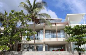 Вилла с террасой, видом на море, бассейном и просторным участком в современной резиденции, на первой линии от пляжа, Патонг, Таиланд за $2 970 000