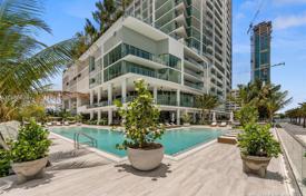 Комфортабельные апартаменты с террасой и видом на залив в здании с бассейнами и теннисными кортами, Эджуотер, США за 819 000 €