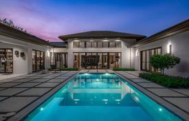 Просторная вилла с задним двором, бассейном, зоной отдыха, террасой и гаражом, Майами, США за 2 277 000 €