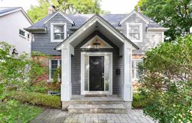 Дом в городе в Этобико, Торонто, Онтарио,  Канада за C$2 223 000
