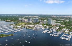 Меблированные апартаменты с гаражом, тренажерным залом, террасами и видом на залив, Майами, США за 22 373 000 €