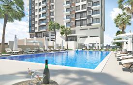 Новая квартира с видом на море в резиденции с тремя бассейнами, садом и джакузи, рядом с пляжем, в центре Махмутлар, Турция за $307 000