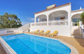 Вилла с бассейном и видом на океан в 300 метрах от пляжа, Албуфейра, Португалия за 3 200 € в неделю