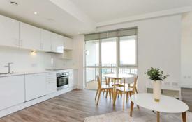 Трехкомнатные апартаменты в новой резиденции с садом и тренажерным залом, Лондон, Великобритания за £560 000