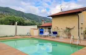 Двухуровневая вилла с бассейном в Пьетрасанте, Тоскана, Италия за 950 000 €