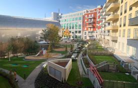 Трехкомнатные апартаменты с террасой и парковкой в доме с садом и детской площадкой, Берлин, Германия за 760 000 €
