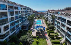 Меблированная двухуровневая квартира в резиденции с двумя бассейнами, в 400 метрах от моря, Кестель, Турция за $265 000